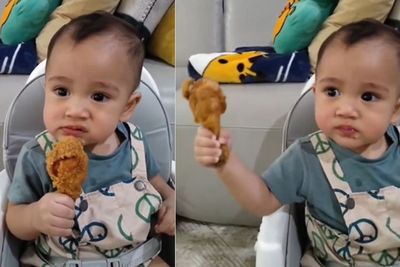Rayyanza Cipung Makan Paha Ayam Goreng Tepung, Netizen Gemas Sama Cara Pegangnya