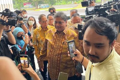Diajak Gabung ke Koalisi Perubahan, Airlangga Tegaskan Golkar Tetap di KIB