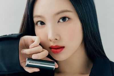 Terbius Cantiknya Nayeon TWICE si Model Givenchy Beauty , Gayanya Sering Ditiru Kekeyi