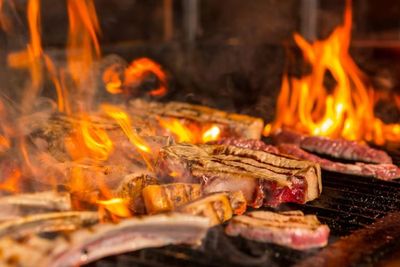 Olahan Makanan Daging Dibakar Bisa Picu Sel Kanker? Ini Kata Dokter