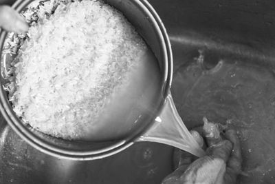 Dipercaya Emak-emak, Pelet Suami dengan Cara Nyuci Beras Konon Bikin Rumah Tangga Awet
