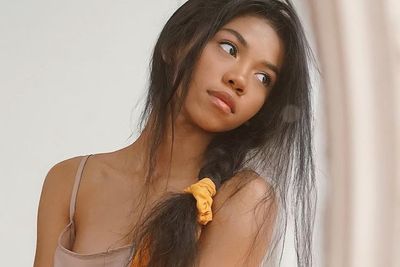 Zsazsa Utari Joget TikTok Pakai Kemben Crop Top, Dipuji Cantik Mirip Zendaya