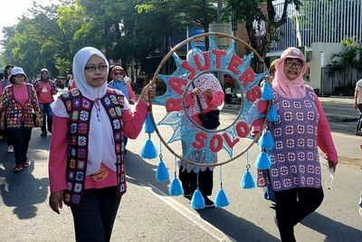 Emak-emak di Solo Gak Ada Lawan, Lewat Rajutan Bisa Raup Cuan Jutaan!