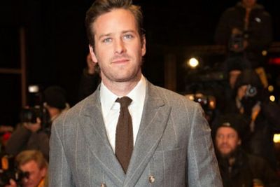 Aktor Armie Hammer Soal Kasus Pelecehan Seksualnya: Saya Pernah Dilecehkan oleh Pendeta