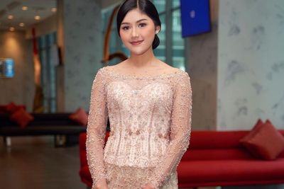 Potret Manis Erina Gudono Menantu RI 1 si Paling Cinta Kebaya: Yuk Jangan Malu!