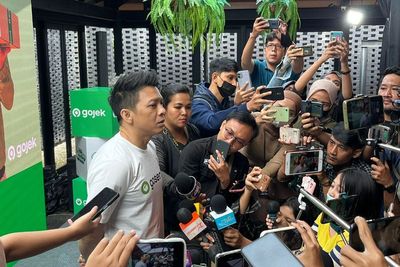 Terkuak! Ternyata Begini Hubungan Ariel Noah dan Marchella FP