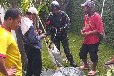 Geger Penerjung Payung TNI Nyangsang ke Halaman Rumah Warga di Jaksel, Ini Penyebabnya
