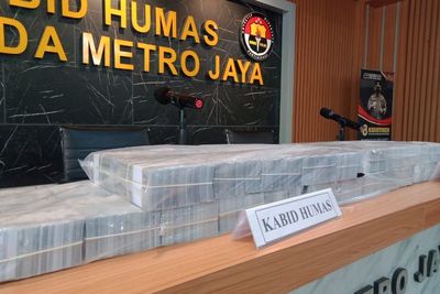 Polisi Bongkar Peredaran Ratusan Ribu Lembar Dolar Palsu di Bekasi, Modusnya Deposit Bank!
