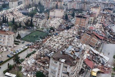 Dahsyatnya Gempa Turki Tewaskan 21 Ribu Orang, Bangunan Hancur Lebur