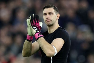 Lakukan Selebrasi Kontroversial, Emi Martinez Ternyata Sudah Dinasihati Lionel Messi