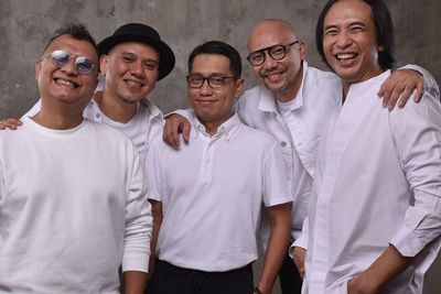Konser Tertunda Akibat Diguyur Hujan, Padi Reborn Bikin Karaoke Massal untuk Penonton