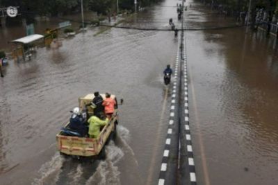4 RT dan 10 Ruas Jalan Tergenang Air Imbas Hujan Guyur Jakarta Pagi Ini