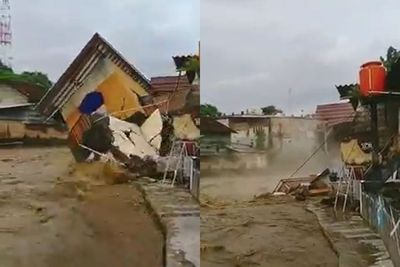 Detik-Detik Rumah di Banyuwangi Roboh Terseret Arus Sungai Kalilo, Warga Teriak Histeris