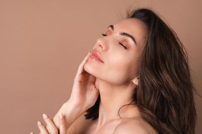 Mau Tampil Glowing di Hari Valentine? Bisa Lakukan Perawatan Kulit Wajah dari Bahan Alami