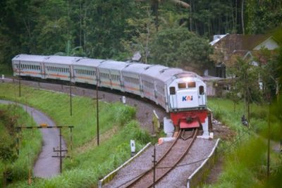 Beli Tiket Kereta Api 2 Jam Sebelum Keberangkatan Bisa Lebih Murah Loh!