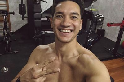 Andrew White Pamer Perut Roti Sobek , Netizen: Kayaknya Gak Pernah Makan Seblak