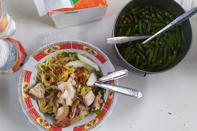 Kuliner Legendaris Pangsit Mie Babi di Malang, Murah Meriah Cuma Rp10 Ribu Aja