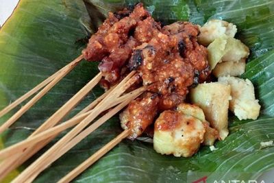 Gurihnya Sate Payudara Sapi Legendaris di Bandung, Aromanya Bikin Nafsu Makan Nambah