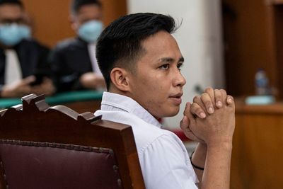 Divonis 1,5 Tahun Penjara, Bharada E dan Pengacaranya Kompak Gak Ajukan Banding