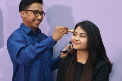 Merias Wajah Pemilik Zodiak Leo dan Scorpio Selalu Bikin MUA Bubah Alfian Tertantang