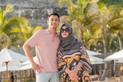 Ibunda Raffi Ahmad Dilarikan ke Rumah Sakit, Alami Usus Kelilit hingga Operasi Besar