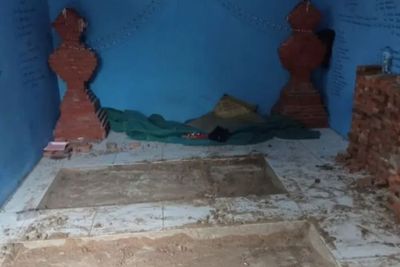 Geger Aliran Sesat di Tangerang, Pengikut Lakukan Ritual Doa Sambil Dijilat Anjing!