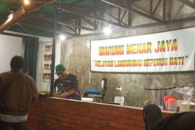 Berkat Indozone Warung Mekar Jaya Malang Rezekinya Lancar Kebanjiran Pelanggan