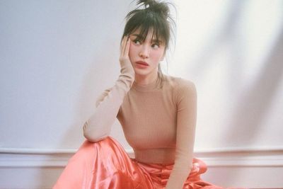 Ikuti Ritual Cleopatra, Oleskan Susu Murni ke Wajah Jadi Rahasia Kecantikan Song Hye Kyo