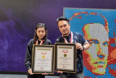 Perjuangan Denny Darko dan Chintya Akemi Bikin Instalasi Rubik: Kerjakan 21 Jam dan Tifus