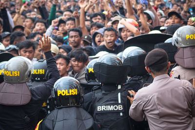 Pakai Gas Air Mata di Stadion Jatidiri, Polisi Dinilai Gak Belajar dari Tragedi Kanjuruhan