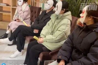 Minta Calon Pelamar Pakai Topeng saat Wawancara Kerja, Perusahaan di China Banjir Pujian