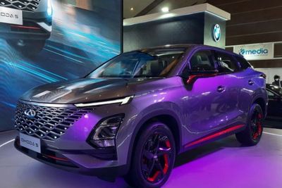 OMODA 5 Meluncur di Indonesia, Mobil Sport Futuristik Harga Rp300 Jutaan