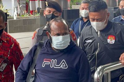 Tiba di Gedung KPK, Ricky Ham Pagawak Pakai Sweater Merek Kenamaan Italia