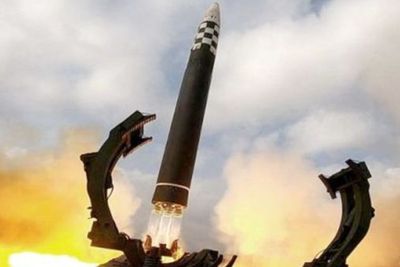Tegang! Kim Jong-un Tembakan 2 Rudal ke Laut Jepang, Perdana Menteri Bereaksi