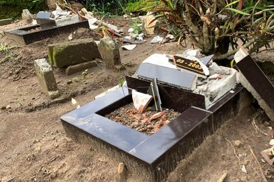 Di Luar Nalar! Puluhan Nisan Makam di Blitar Dirusak, Ada Tulisan Mungkar-Nakir