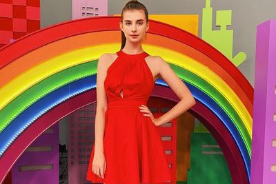 Model Ukraina Ditahan Petugas Bandara karena Wajahnya Enggak Mirip dengan Foto Paspor