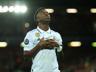 Vinicius Selebrasi ala Ronaldo di Anfield, Ledek Fans Liverpool?