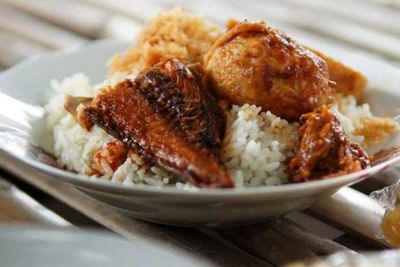 Wajib Dicoba! Nasi Kobel Andalan Anak Kampus, Buka 24 Jam Loh!