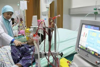 Cuci Darah Sering Dilakuin Penderita Gagal Ginjal, Bener Enggak Sih Diganti Darah Baru?