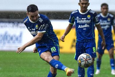 Hasil Liga 1 2022 2023: Marc Klok Bikin Gol, Persib Bandung Hajar Arema FC 1-0
