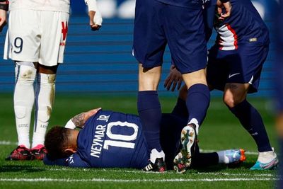 Cedera Pergelangan Kaki, Neymar Absen saat PSG Hadapi Bayern Munchen?