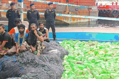 Selundupkan 309 Sabu Dalam Perahu, 8 Warga Negara Iran Ditangkap!