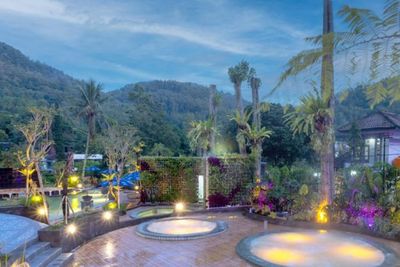 Songgoriti Hot Spring, Wisata Pemandian Air Panas Baru di Malang dengan View Gunung