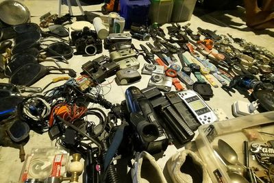 Pasar Senthir: Surganya Barang Antik di Yogya, Jam Tangan Cuma Rp10 Ribuan