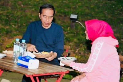 Nginap ala Glamping di IKN, Presiden Jokowi dan Iriana Makan Mi Godog Buatan Chef Istana