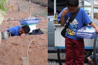 Momen Pilu Bocah Penjual Kue Nangis di Makam Ayah, Sedih Banget Jualan Pake Sepatu Bolong