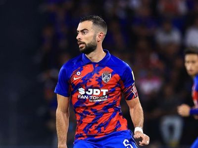 Jordi Amat Sabet Trofi di Malaysia, Netizen: Cepet Pulang ke Indonesia!