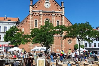 Seru! Berburu Barang Antik di Marolles, Pasar Loak Tercantik di Belgia