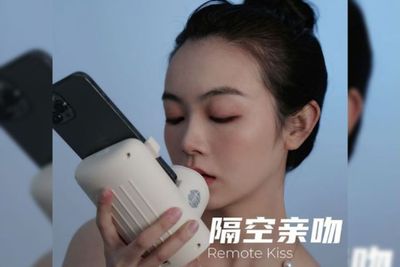 Universitas di China Bikin Alat Untuk Ciuman Jarak Jauh, yang Beli Pejuang LDR