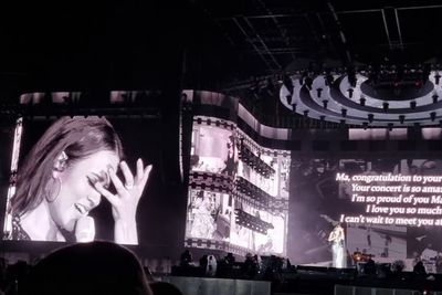 Bawakan Lagu Jangan Cepat Berlalu di Konser, Raisa Nangis Keinget Putri Semata Wayang